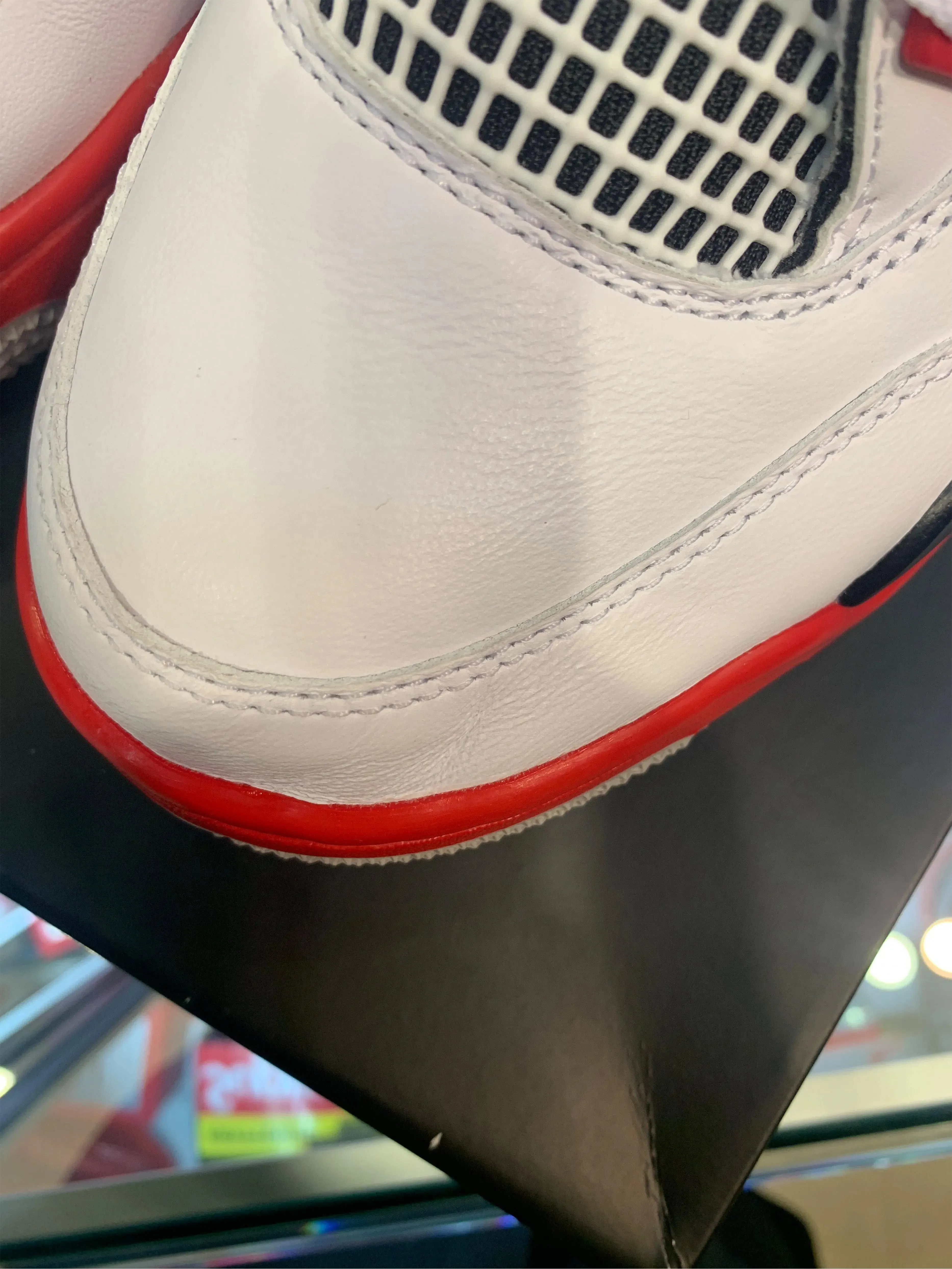 Nike Air Jordan 4 Retro Fire Red [2020] [FACTORY FLAW]