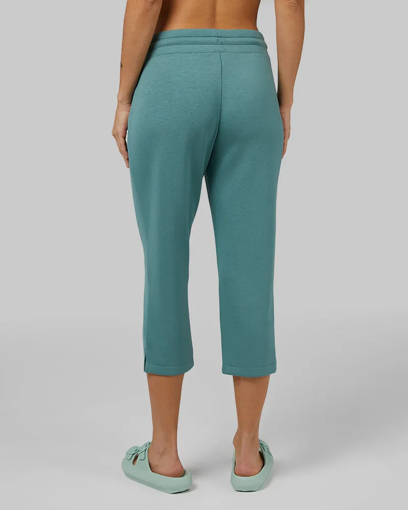 WOMEN'S STUDIO TECH CAPRI